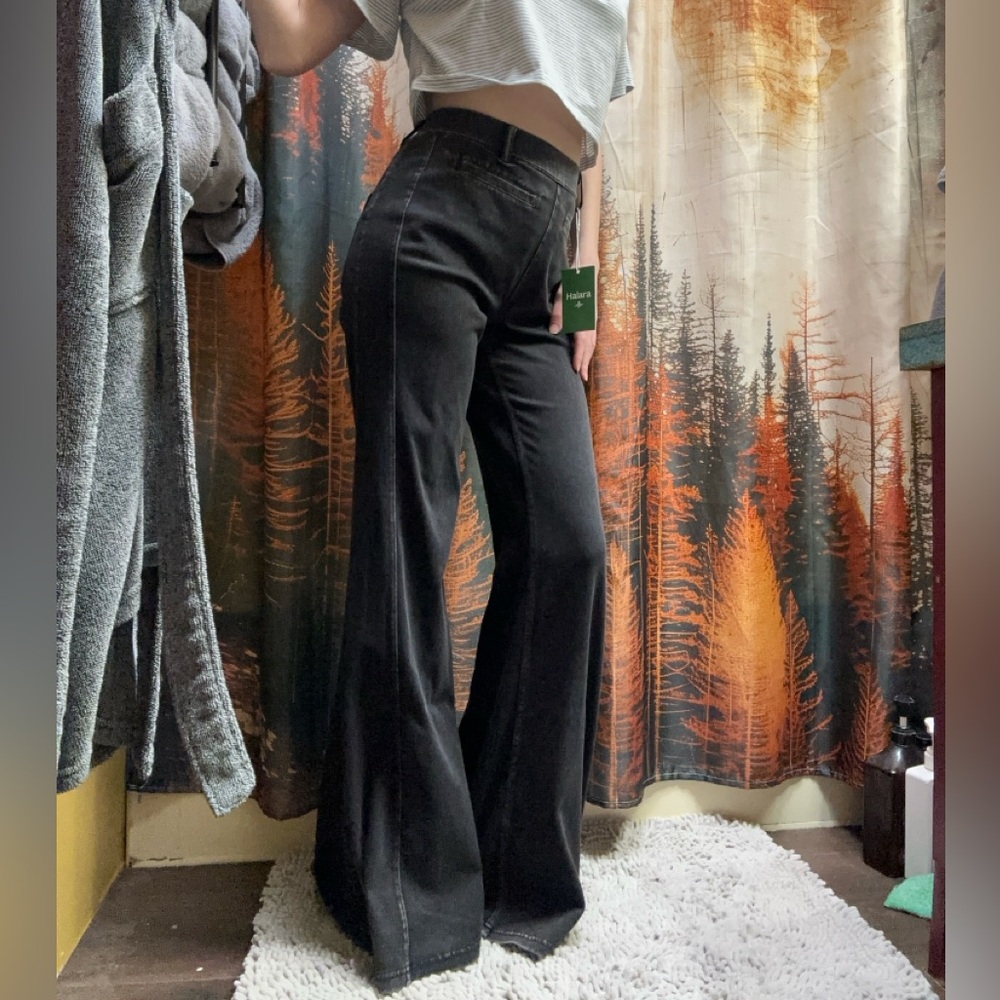 HALARA Ultra Wide-Leg Jeans